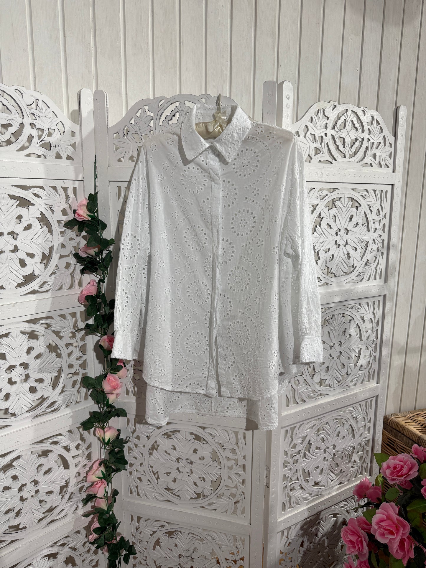 Bluse Lochstickerei