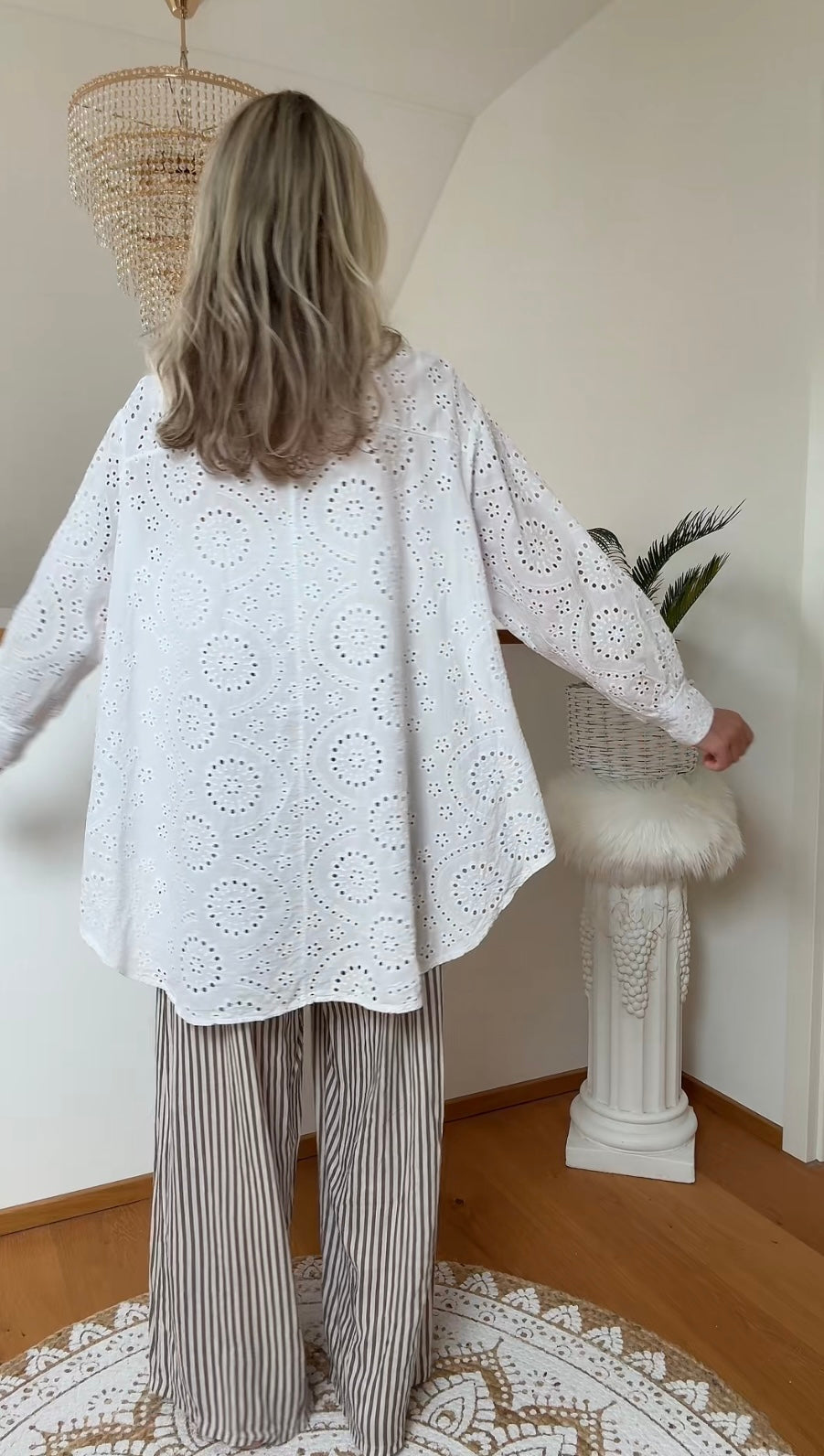 Bluse Lochstickerei