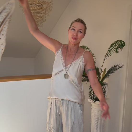 Antica Sartoria Ibiza Mode Hippy Chick Sommerkleider Miss June Piti Cuiti Strandkleider Boho Jaase Boheme Hot Lava bei Zaimara RubyYaYa. Pho Salty Skin Beach Wear Ibiza Fashion Kleid Maxi Kleid Mode Gipsy Isla Ibiza Bekleidung Alma en Pena