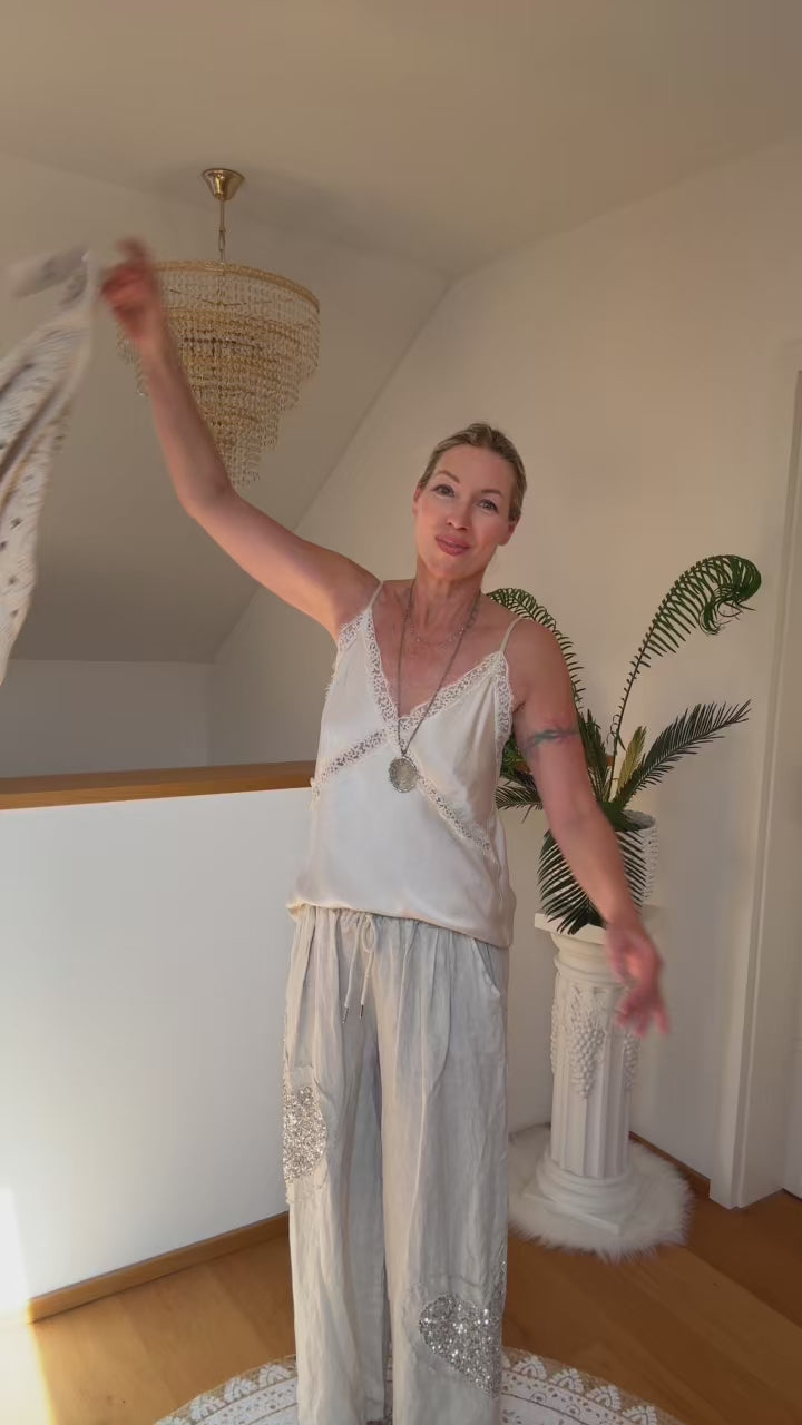 Antica Sartoria Ibiza Mode Hippy Chick Sommerkleider Miss June Piti Cuiti Strandkleider Boho Jaase Boheme Hot Lava bei Zaimara RubyYaYa. Pho Salty Skin Beach Wear Ibiza Fashion Kleid Maxi Kleid Mode Gipsy Isla Ibiza Bekleidung Alma en Pena